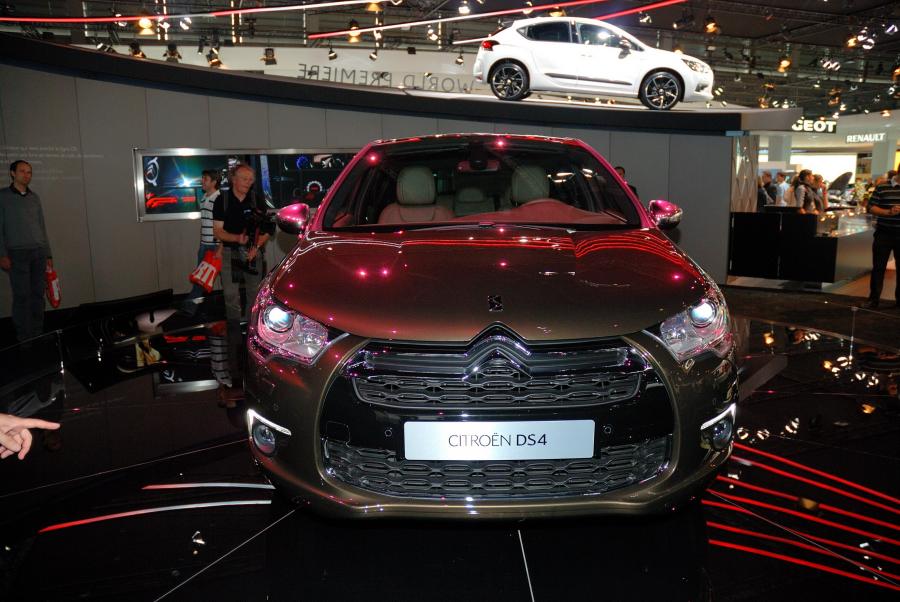  Citroen DS4 2010 года  (фото 94 из 143)